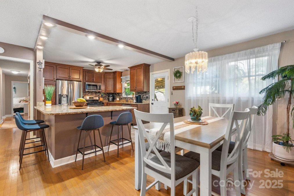 1110 16th Avenue Pl Hickory, NC 28601
