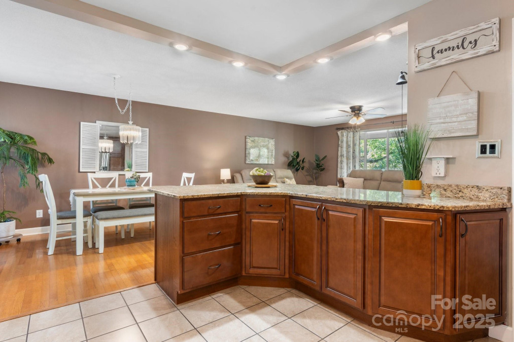 1110 16th Avenue Pl Hickory, NC 28601