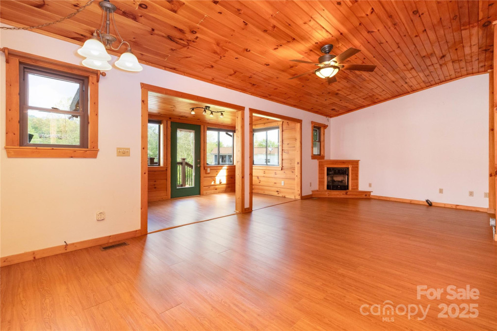 214 Pike Point Waynesville, NC 28785