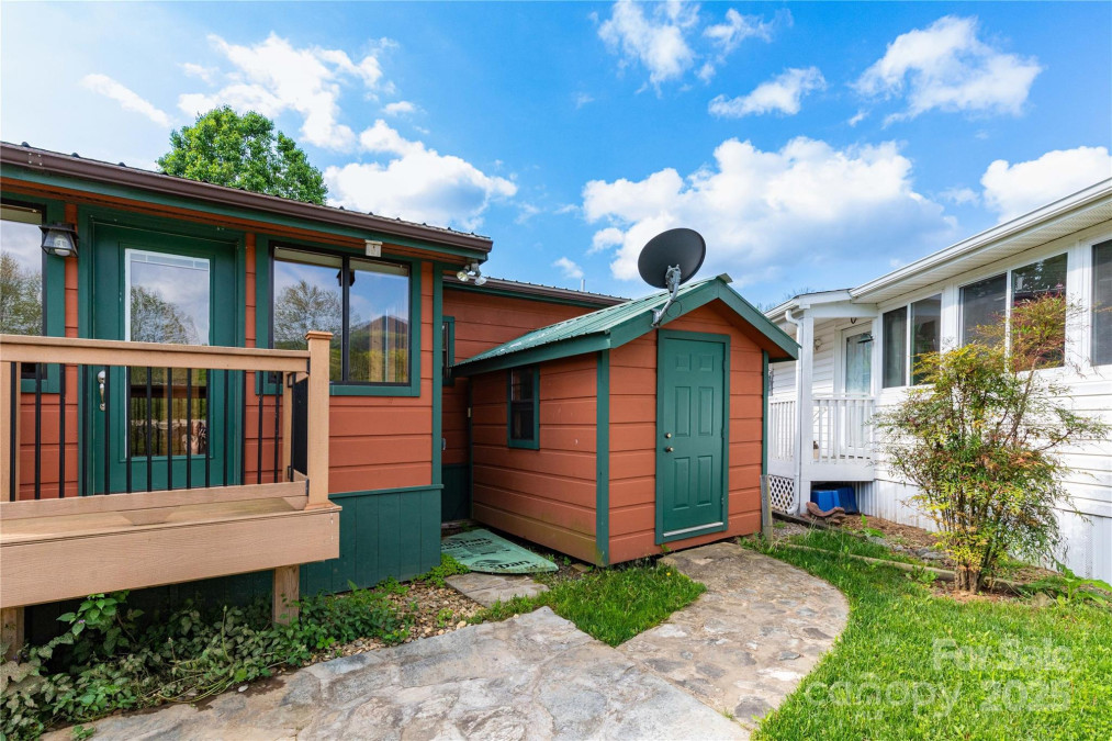 214 Pike Point Waynesville, NC 28785