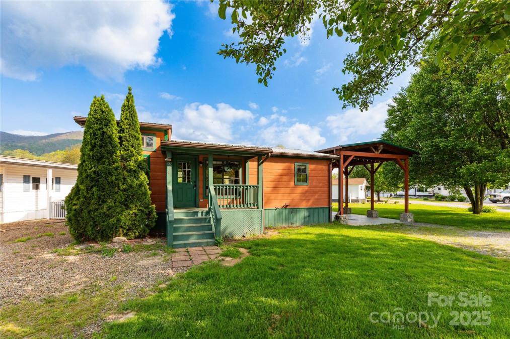 214 Pike Point Waynesville, NC 28785