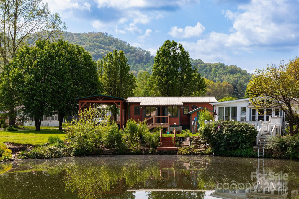 214 Pike Point Waynesville, NC 28785