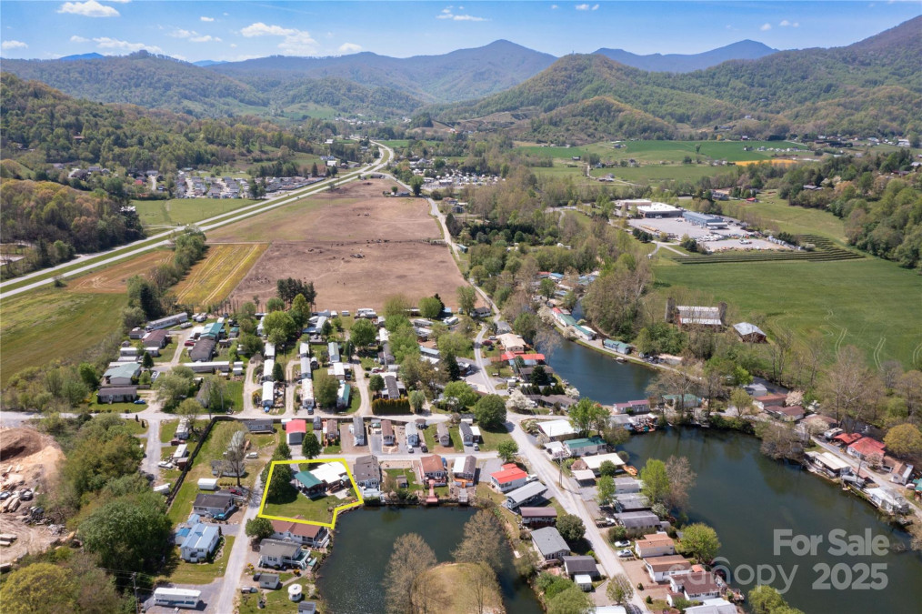 214 Pike Point Waynesville, NC 28785