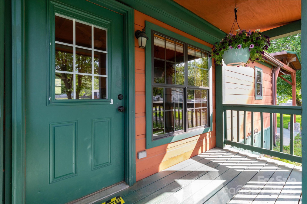 214 Pike Point Waynesville, NC 28785