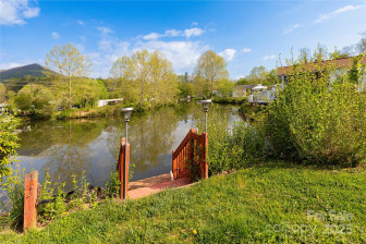 214 Pike Point Waynesville, NC 28785