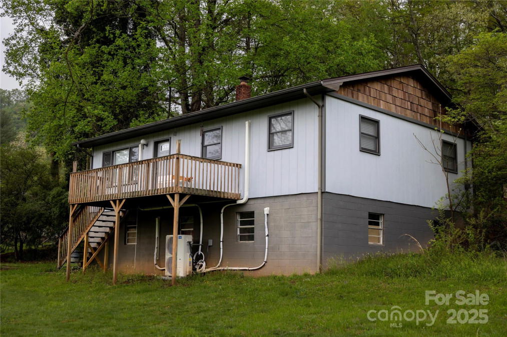 57 Gribble Rd Franklin, NC 28734