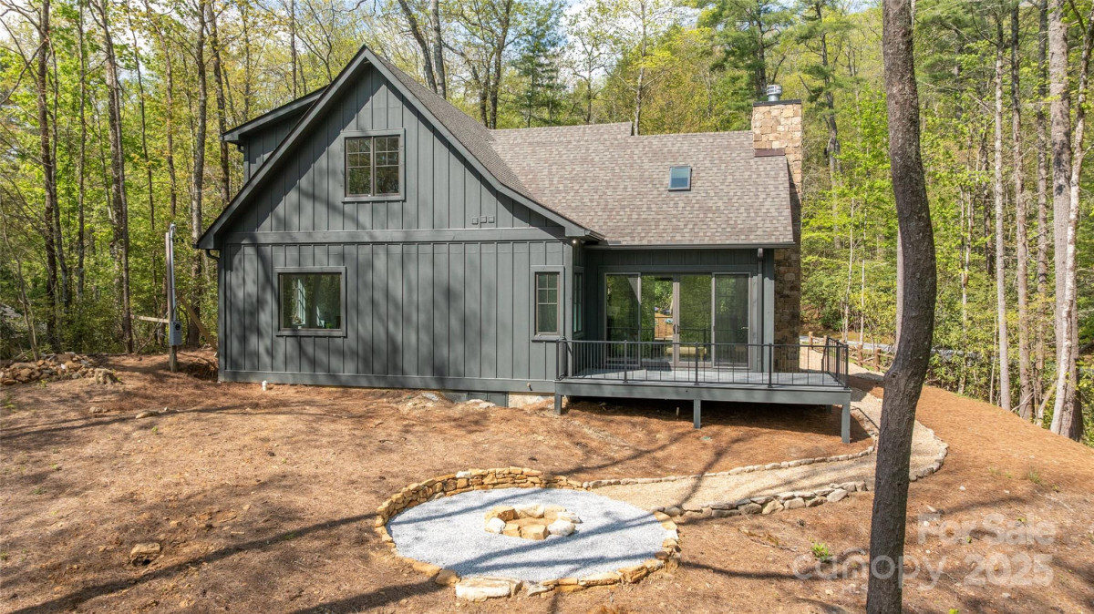 205 Upper Whitewater Rd Sapphire, NC 28774