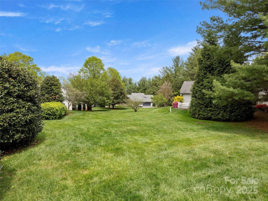 126 Cimarron Dr Asheville, NC 28803