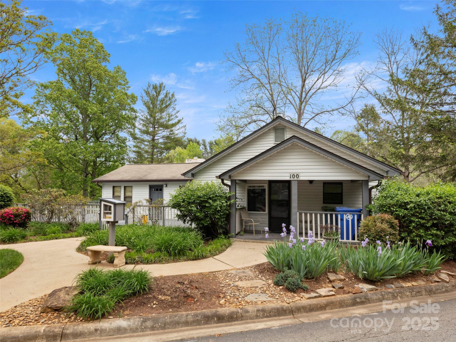 126 Cimarron Dr Asheville, NC 28803