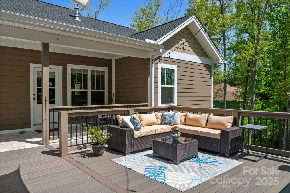 7 Grizzly Dr Leicester, NC 28748