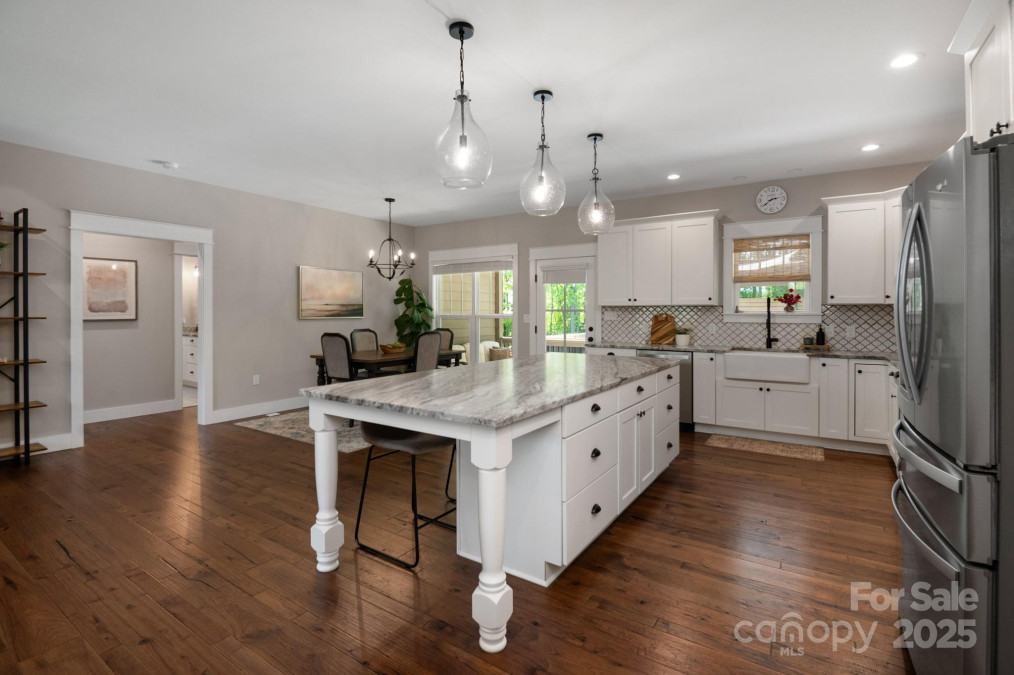 7 Grizzly Dr Leicester, NC 28748