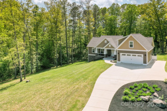 7 Grizzly Dr Leicester, NC 28748