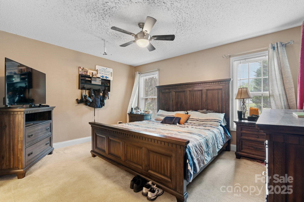 103 Pine Meadows Cir Hickory, NC 28601
