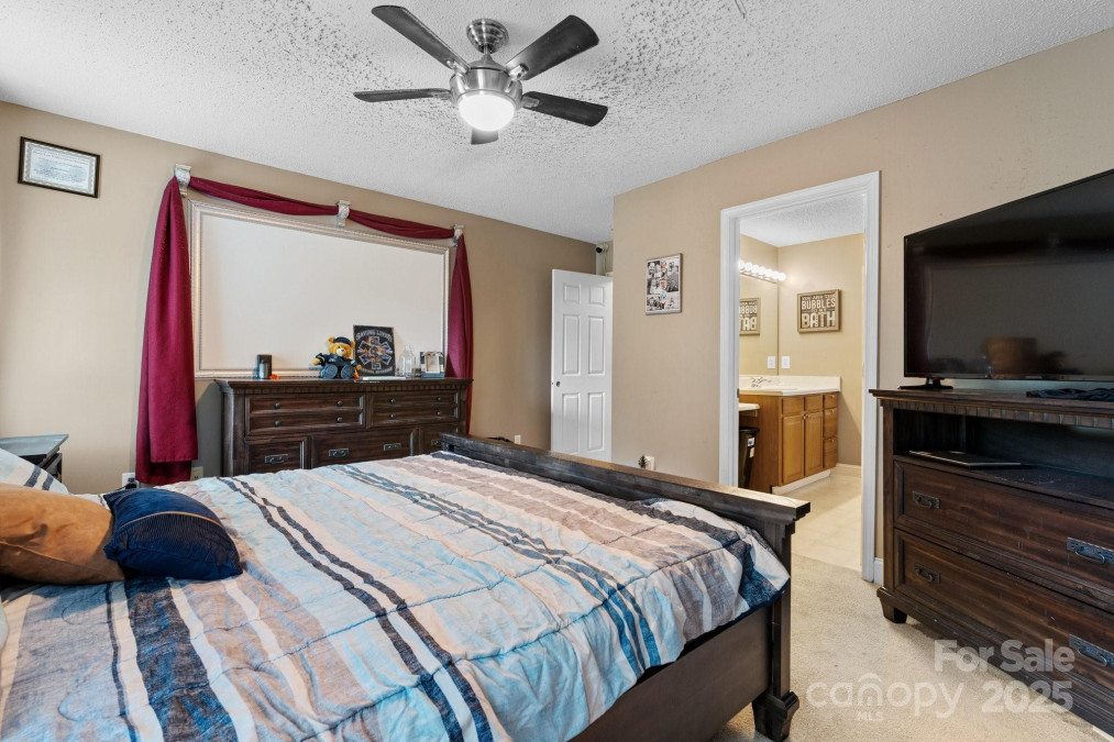 103 Pine Meadows Cir Hickory, NC 28601