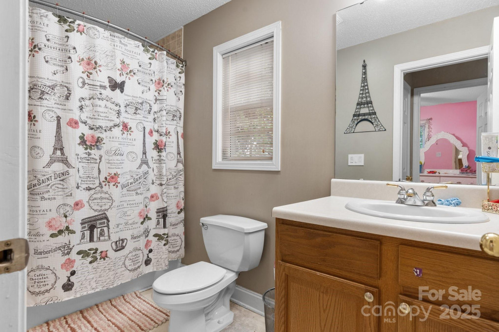 103 Pine Meadows Cir Hickory, NC 28601