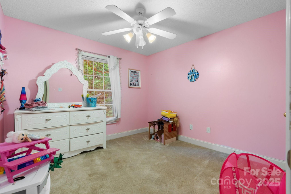 103 Pine Meadows Cir Hickory, NC 28601