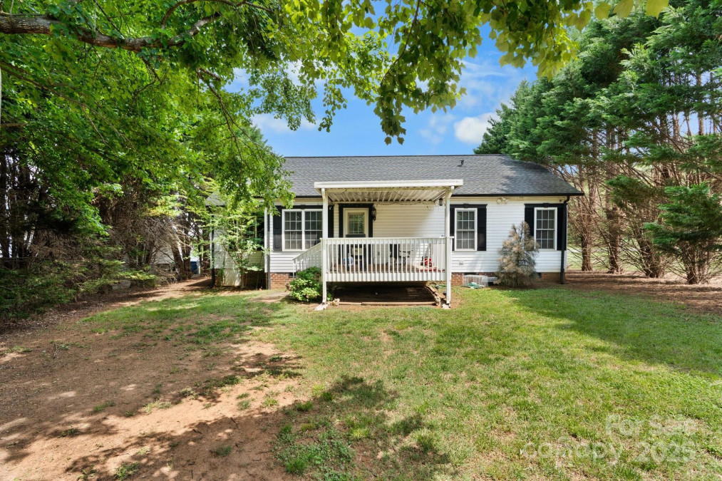 103 Pine Meadows Cir Hickory, NC 28601