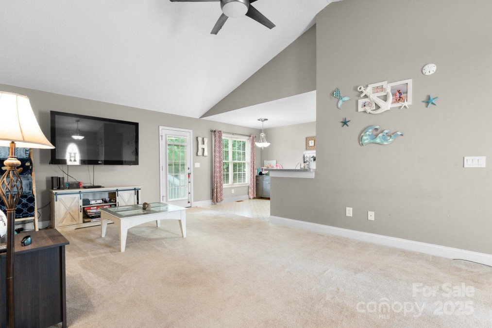 103 Pine Meadows Cir Hickory, NC 28601