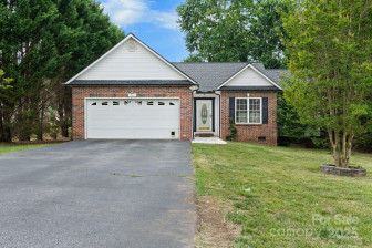 103 Pine Meadows Cir Hickory, NC 28601