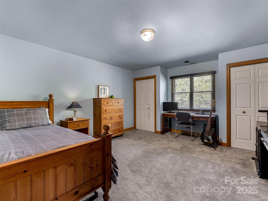 4 Waldrup Trace Rd Fletcher, NC 28732