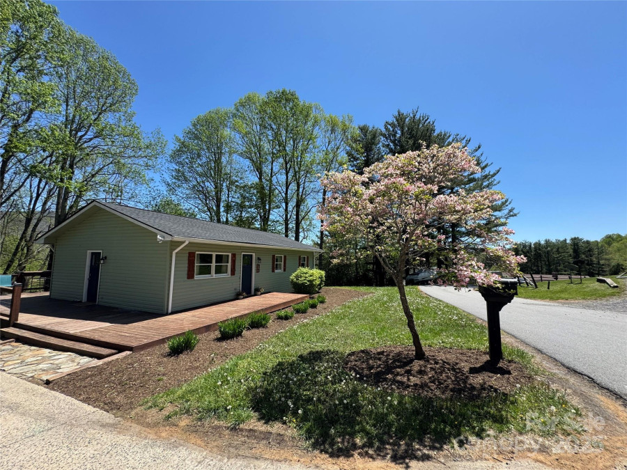 506 Greenbriar Dr West Jefferson, NC 28694