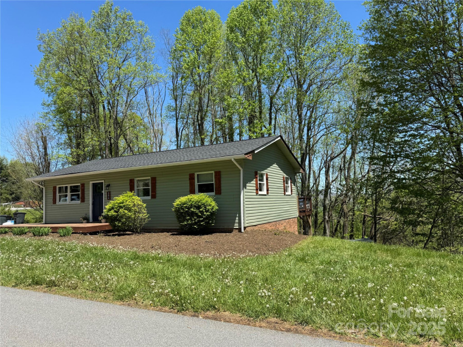 506 Greenbriar Dr West Jefferson, NC 28694