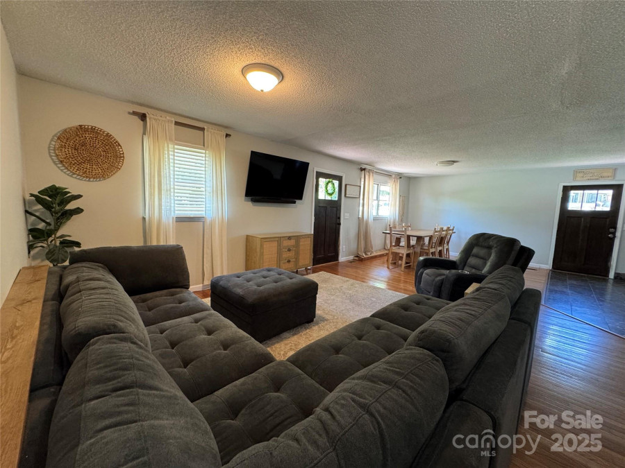 506 Greenbriar Dr West Jefferson, NC 28694