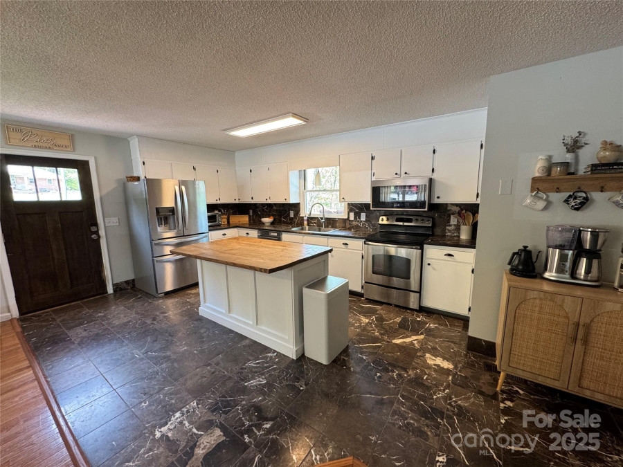 506 Greenbriar Dr West Jefferson, NC 28694
