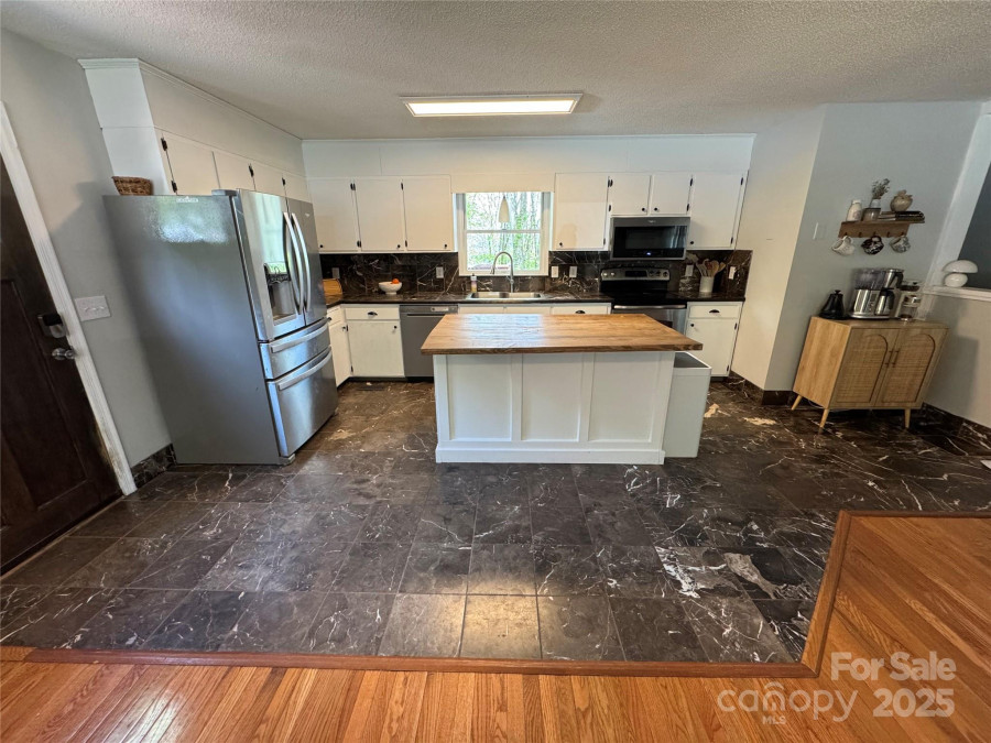 506 Greenbriar Dr West Jefferson, NC 28694