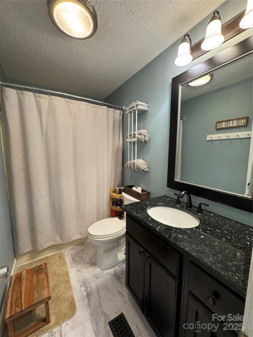 506 Greenbriar Dr West Jefferson, NC 28694
