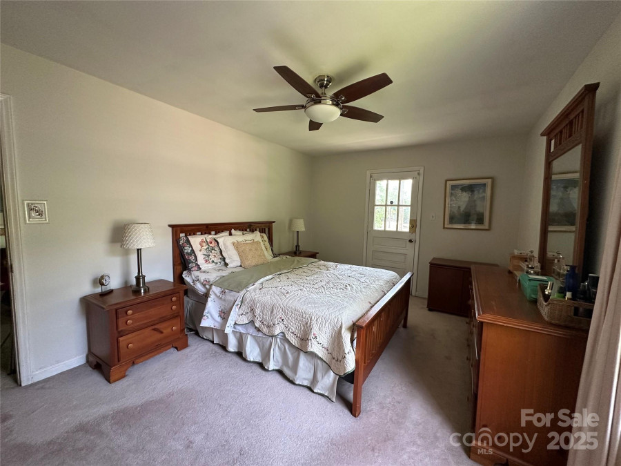 5938 Sharon Rd Charlotte, NC 28210
