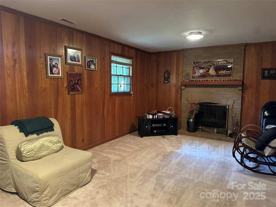 5938 Sharon Rd Charlotte, NC 28210