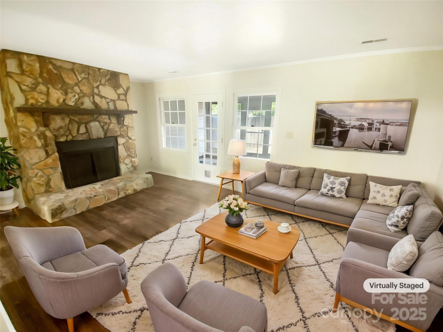 8049 Regent Park Ln Charlotte, NC 28210