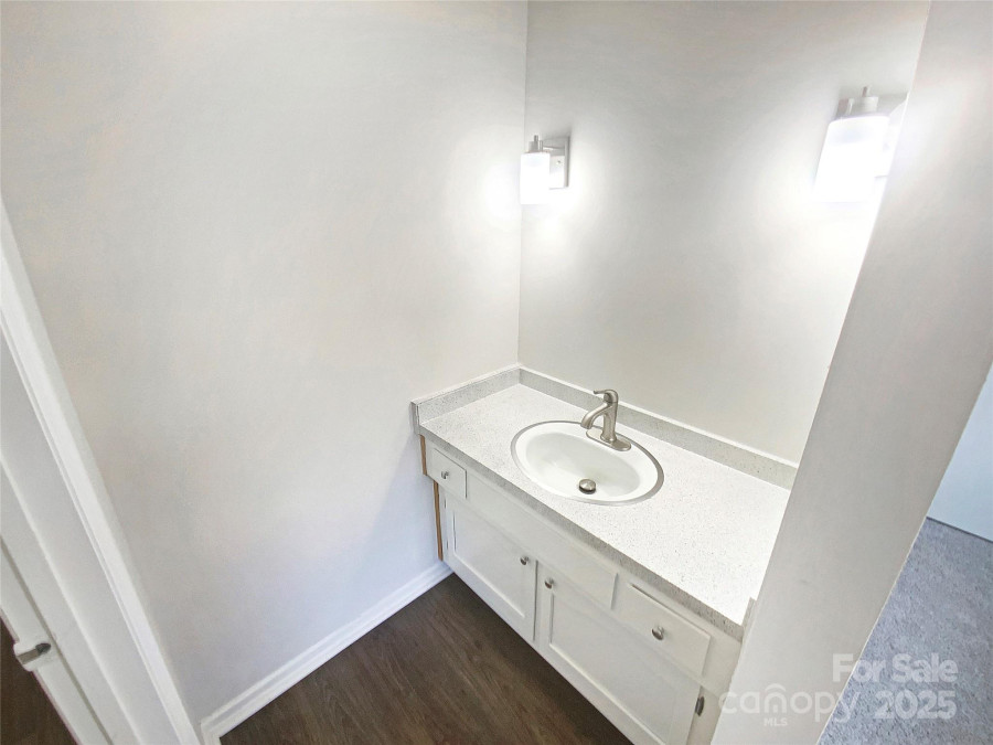 8049 Regent Park Ln Charlotte, NC 28210