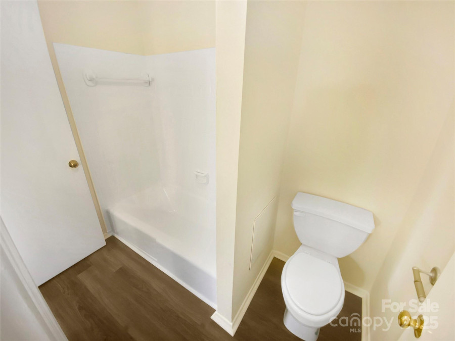 8049 Regent Park Ln Charlotte, NC 28210