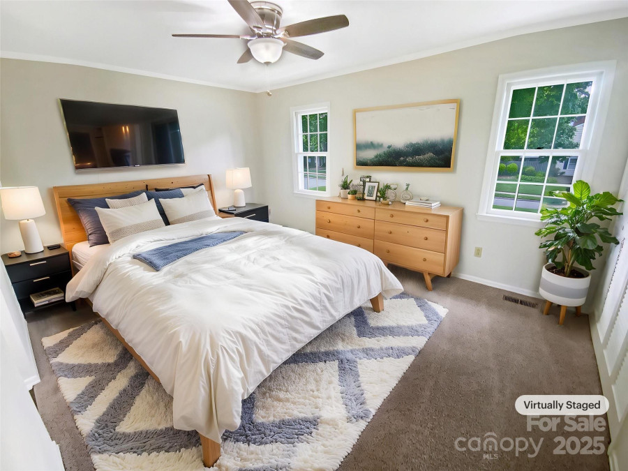 8049 Regent Park Ln Charlotte, NC 28210