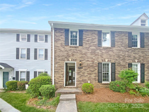 8049 Regent Park Ln Charlotte, NC 28210