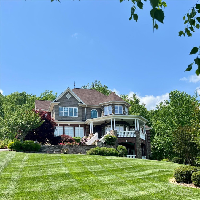 6164 Dwayne Starnes Dr Hickory, NC 28602