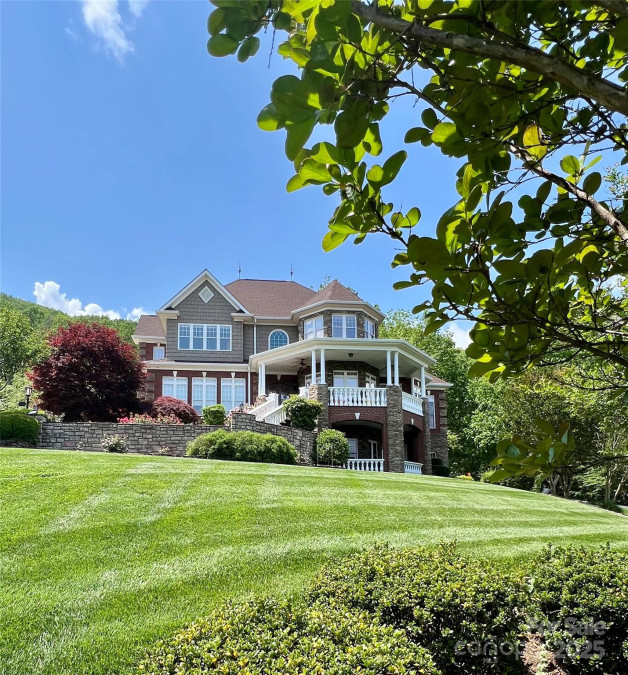 6164 Dwayne Starnes Dr Hickory, NC 28602