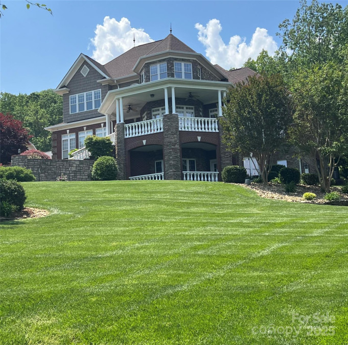6164 Dwayne Starnes Dr Hickory, NC 28602