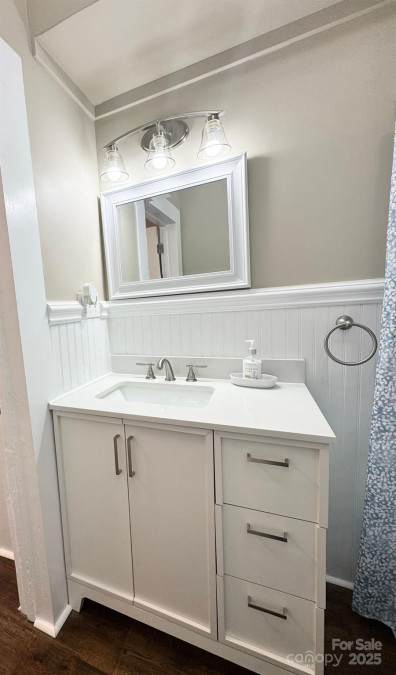 229 Gray Ave Mooresville, NC 28115