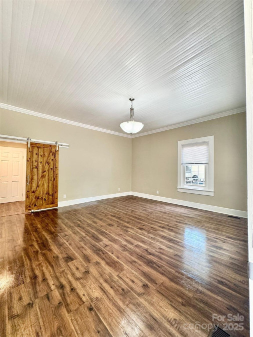 229 Gray Ave Mooresville, NC 28115