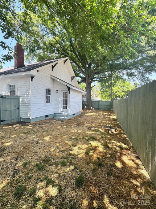 229 Gray Ave Mooresville, NC 28115