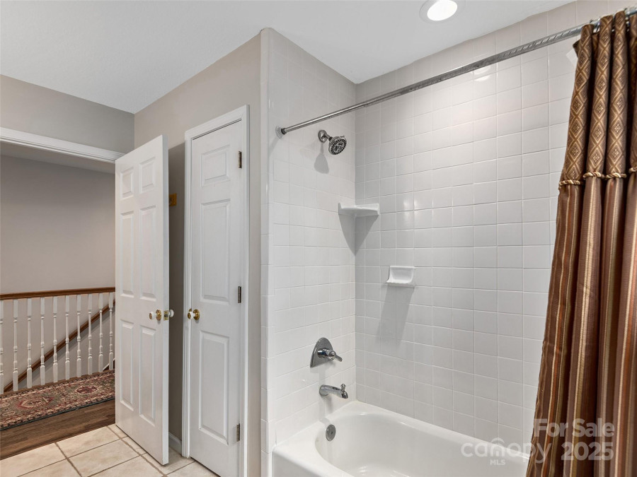 221 Holland Dr Black Mountain, NC 28711