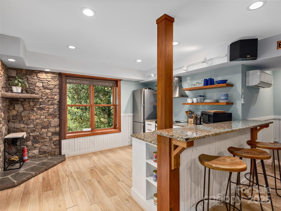 221 Holland Dr Black Mountain, NC 28711