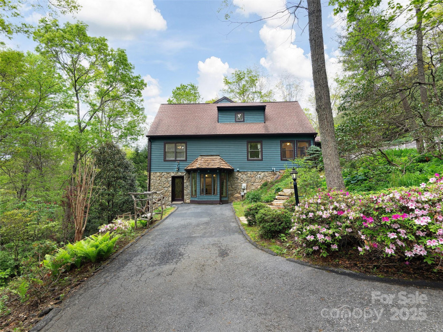 221 Holland Dr Black Mountain, NC 28711