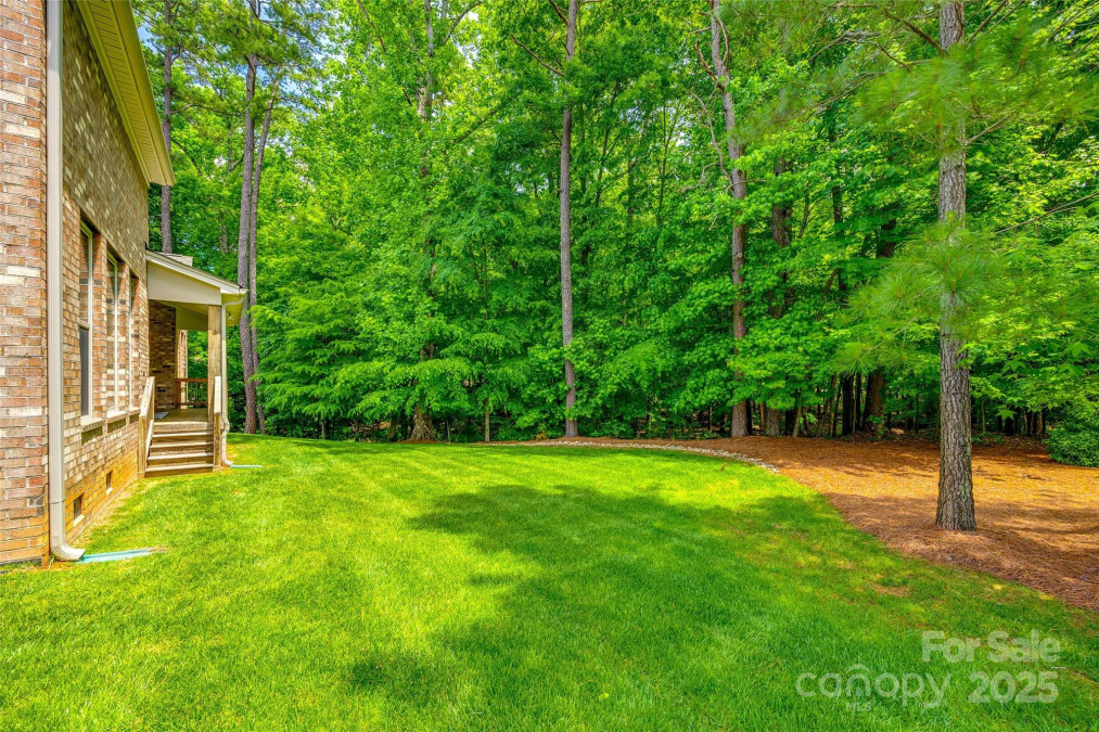 801 Hidden Pond Ln Waxhaw, NC 28173