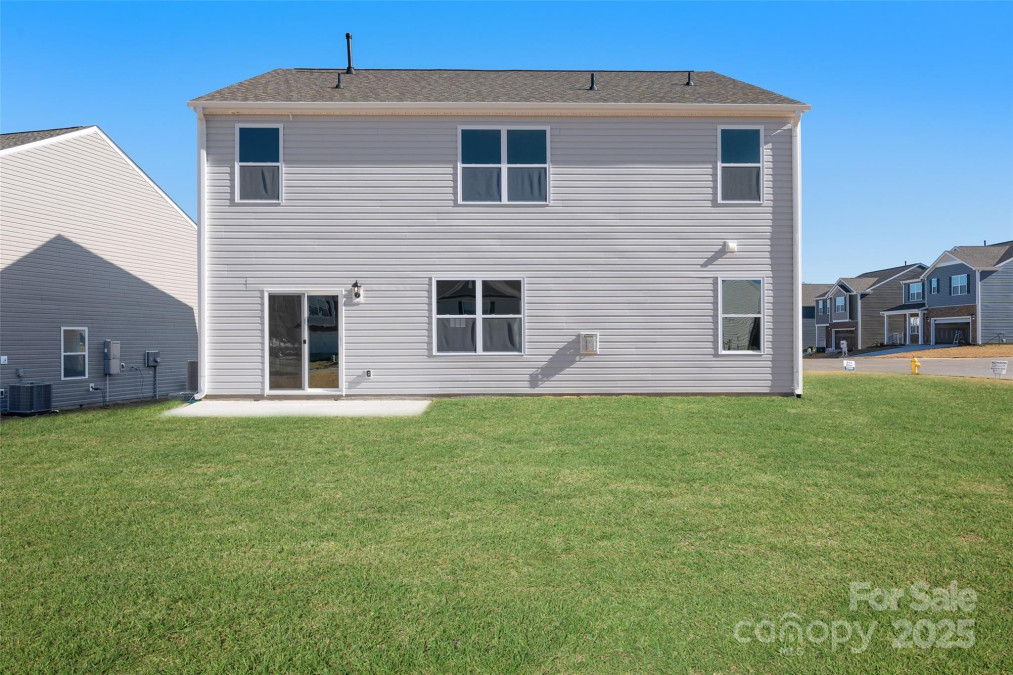 12 Woodvale Dr Waynesville, NC 28786