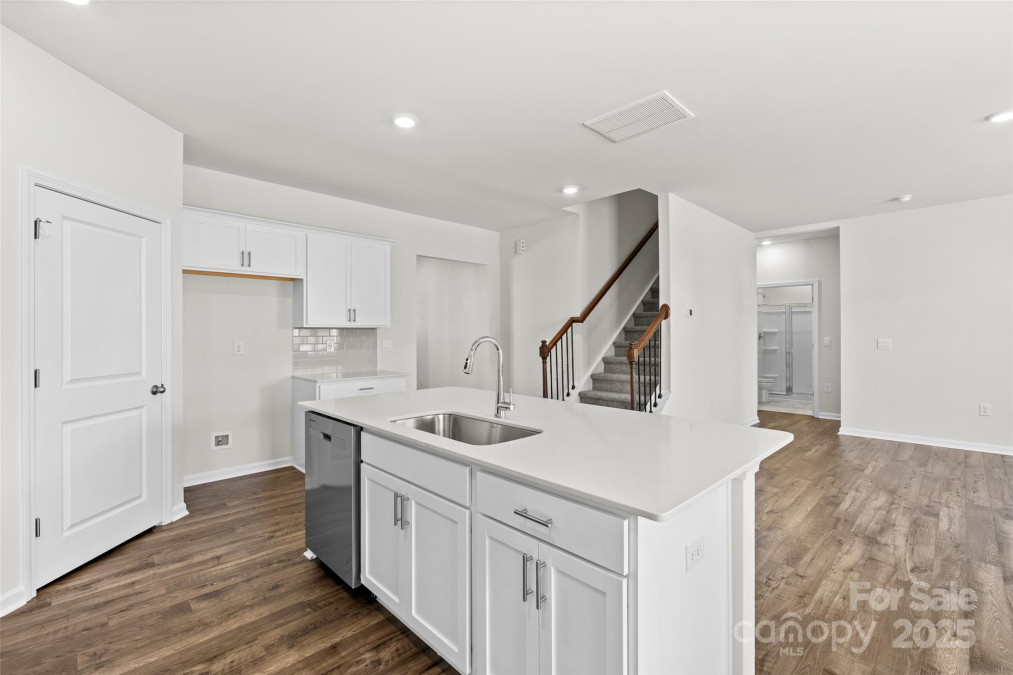 12 Woodvale Dr Waynesville, NC 28786