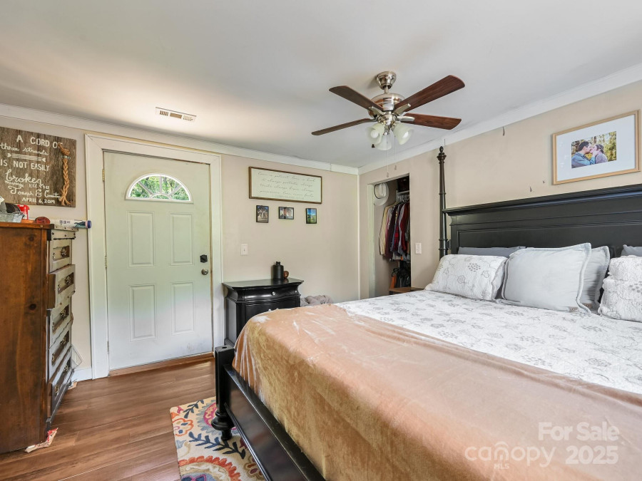 19 Mclean Rd Weaverville, NC 28787